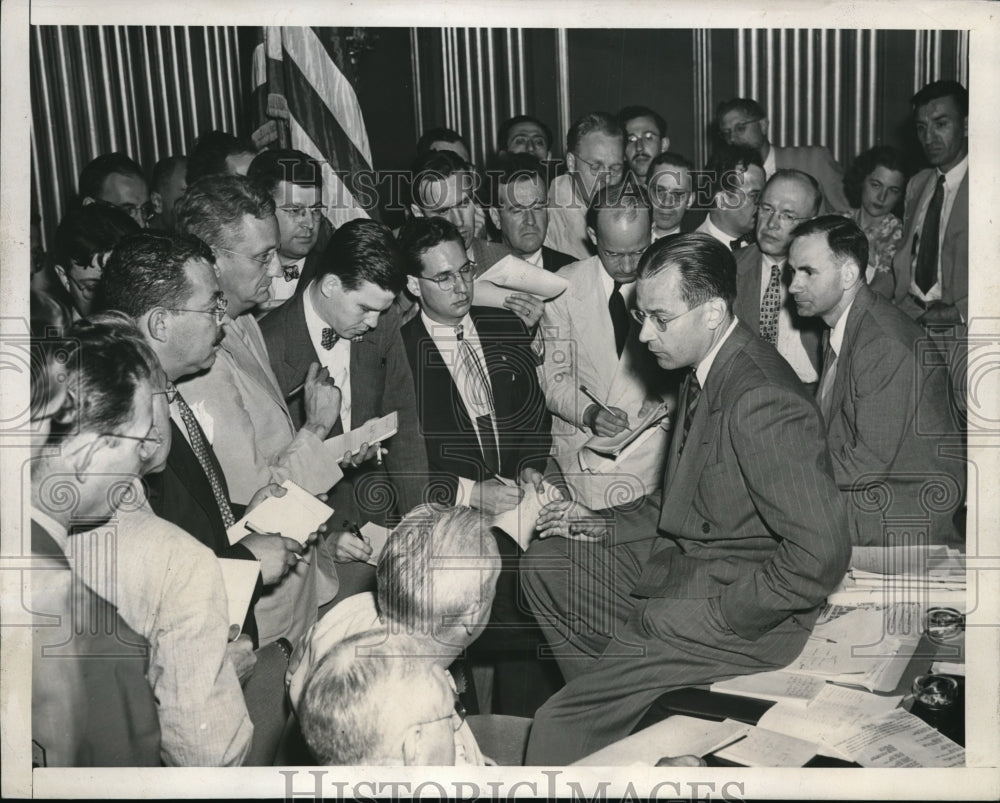 1946 Willard Wirtz &amp; Phillips Garman Members of WSB at Press Confere - Historic Images