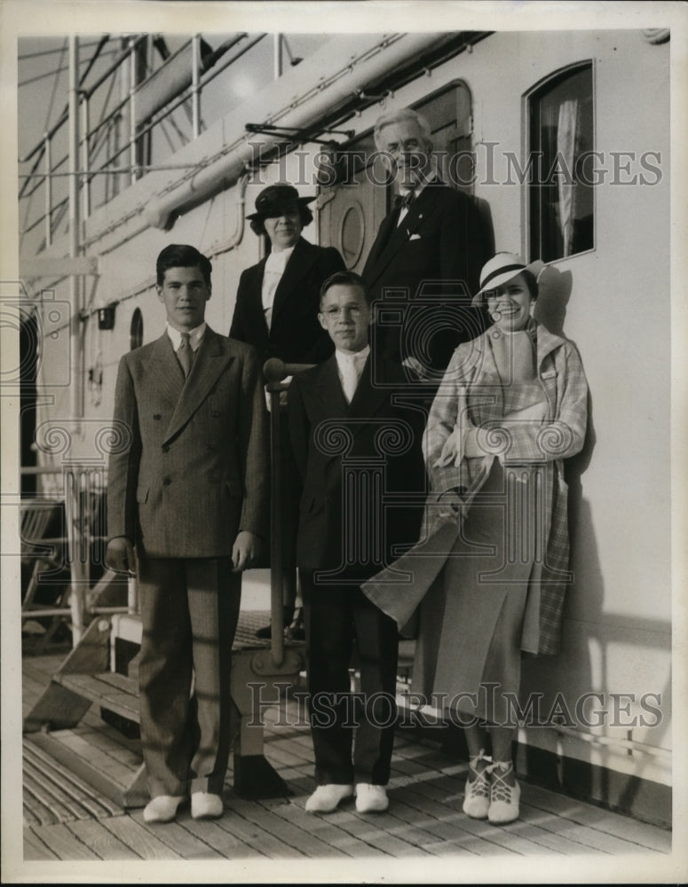 1935 Press Photo Mrs &amp; Judge Random &amp; Childrem Jr, Robert &amp; Dorothy Hope - Historic Images