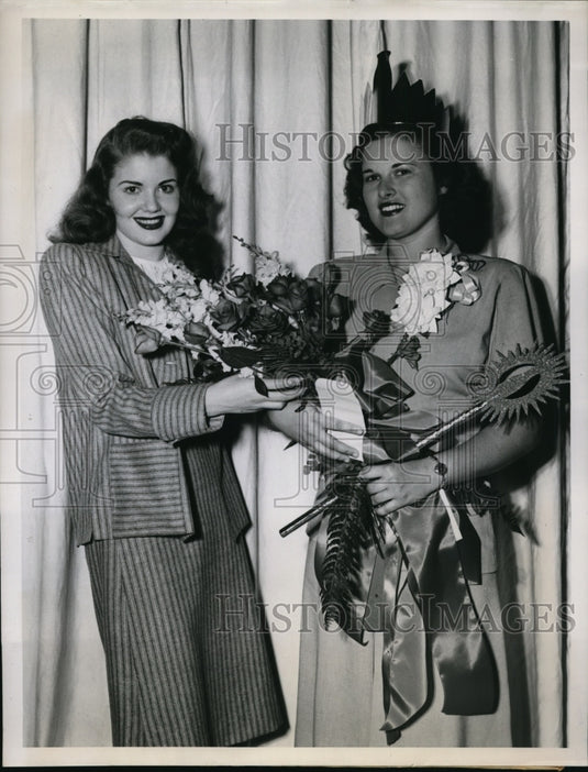 1947 Press Photo Ohio June Dairy Month Queen Evelyn Priddy & Roswlie Dopping Win-Historic Images