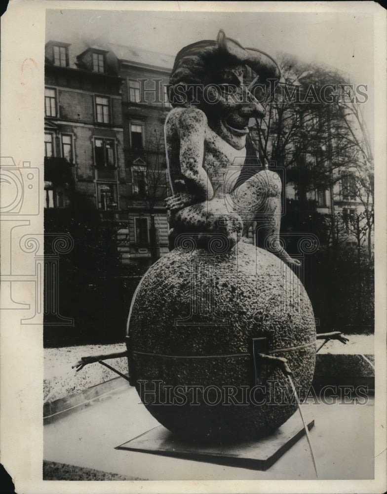 1931 Karlsruhe Germany Fountain Statue Dwarf Nose of W Hauff Tales - Historic Images