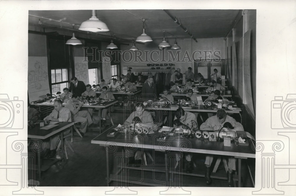 1942 Aircraft Instrument Service Training School at GE Company - Historic Images