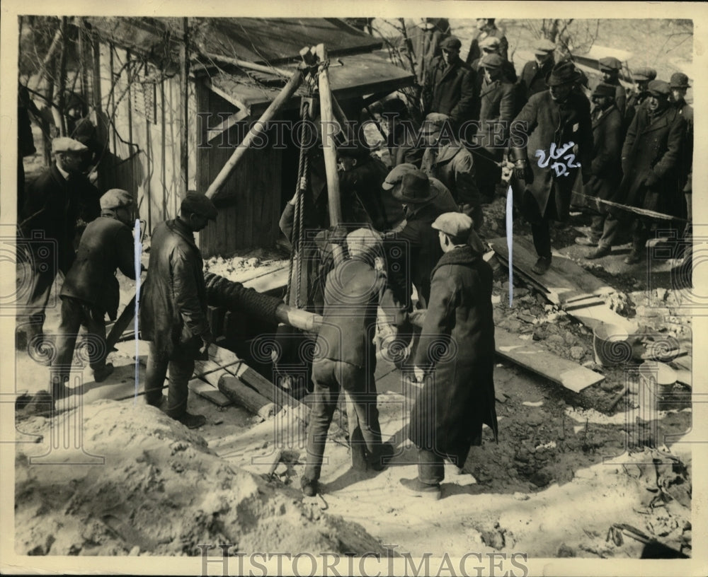 1923 Press Photo Richard Boritz Rescues Man Buried Under Debris Savage Maryland-Historic Images
