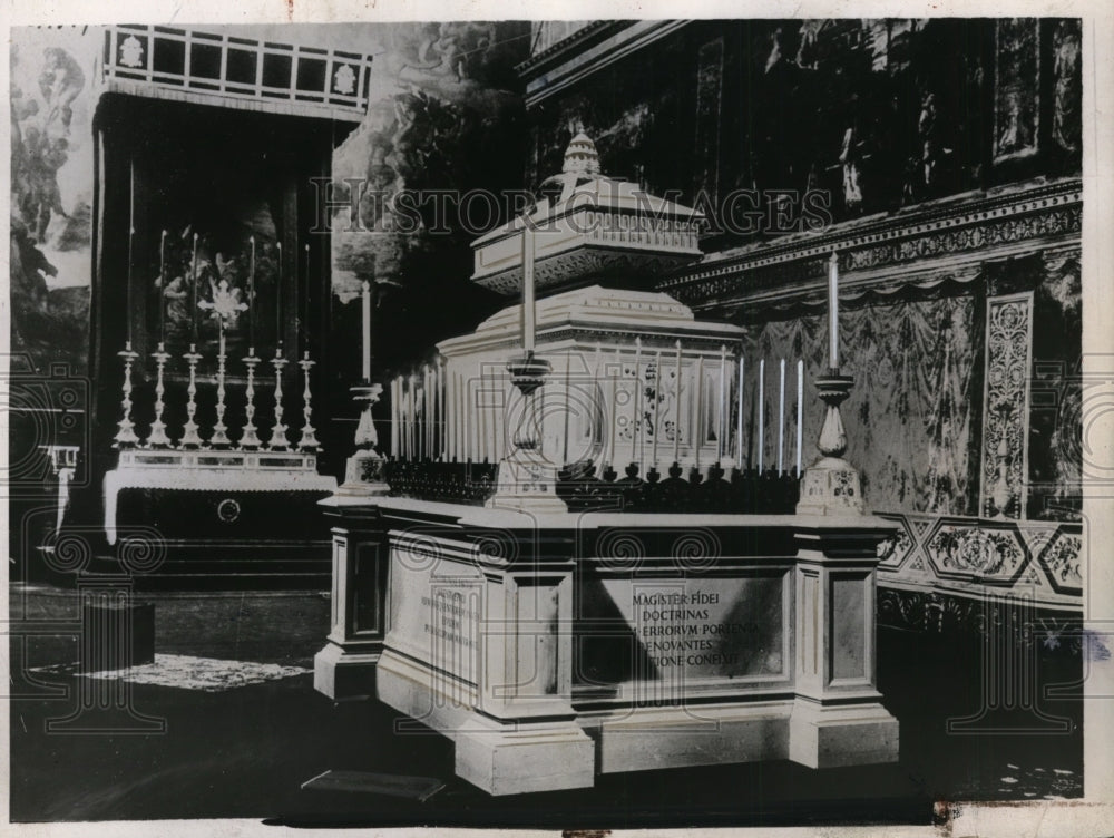 1937 Press Photo Pope Lying in State in Sistine Chapel Papal Throne Removed- Historic Images