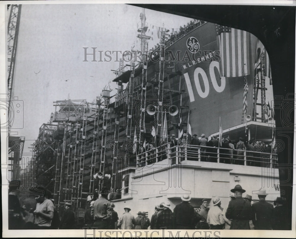 1944 Kaiser Shipyards Launching 100th Turbo Electric Tanker - Historic Images