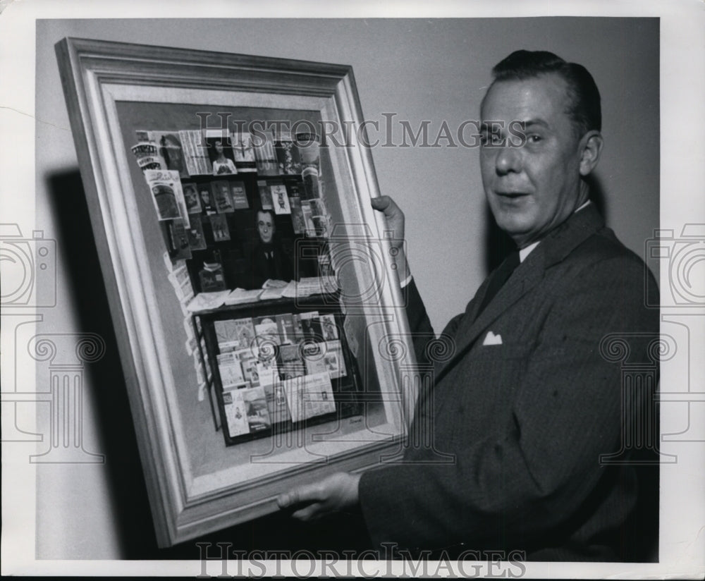 1959 Press Photo George Allen US Information Agency Director with Painting - Historic Images