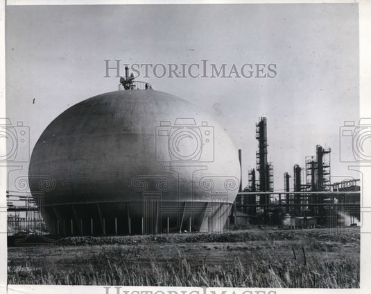 1941 Press Photo Aviation Gasoline Plant in Toledo, Ohio - Historic Images