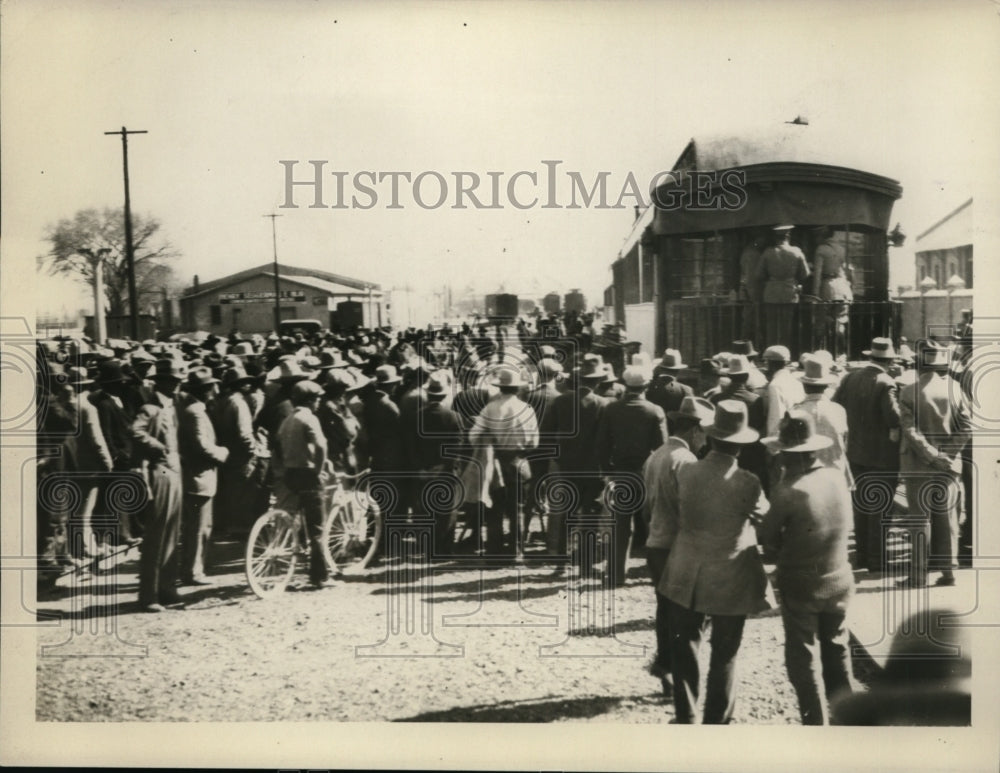 1939 Press Photo Crowd surrounds Gen Escobar car as U.S. officers escort him - Historic Images