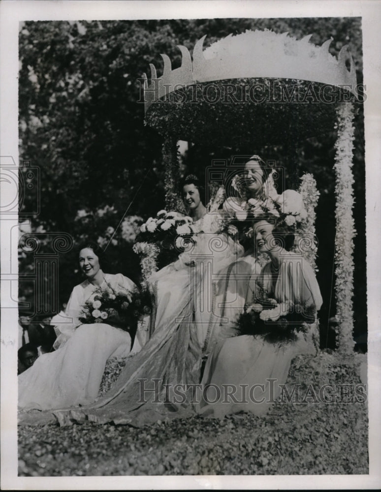 1937 Press Photo Richmond, Va Queen&#39;s float in Bicentennial parade- Historic Images