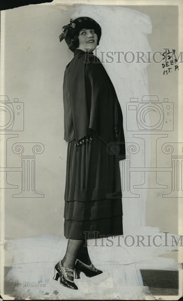 1922 Model wears C.H.D. Robbins cape - Historic Images