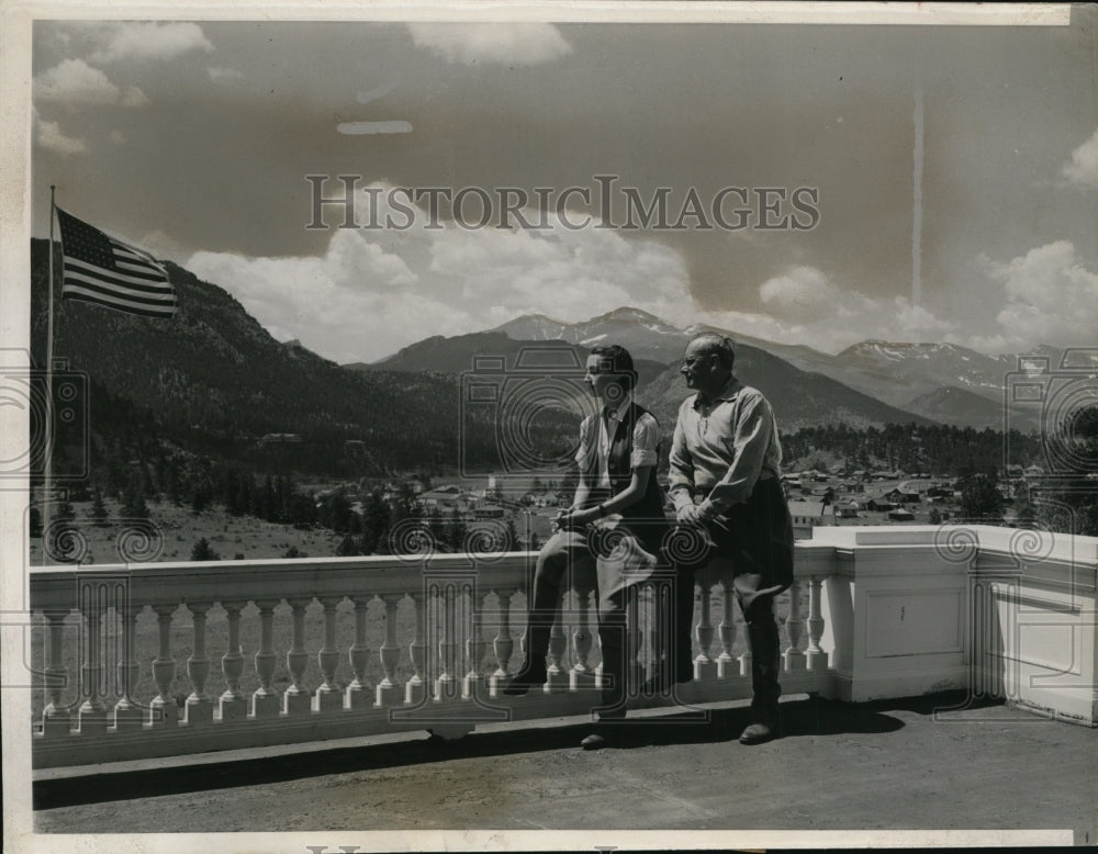 1936 Press Photo Gov. Alfred Landon And His Daughter Peggy-Historic Images