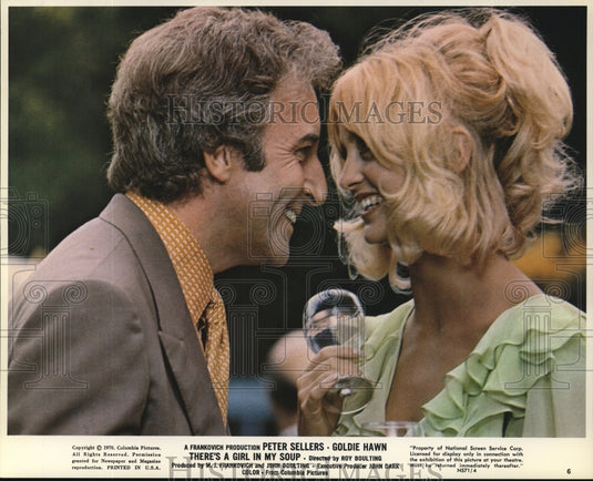 1970 Press Photo Actor Peter Sellers, Goldie Hawn in "There's a Girl in My Soup" - Historic Images