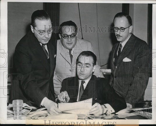 1944 Press Photo Latin American Journalists Tour US In New York City - Historic Images