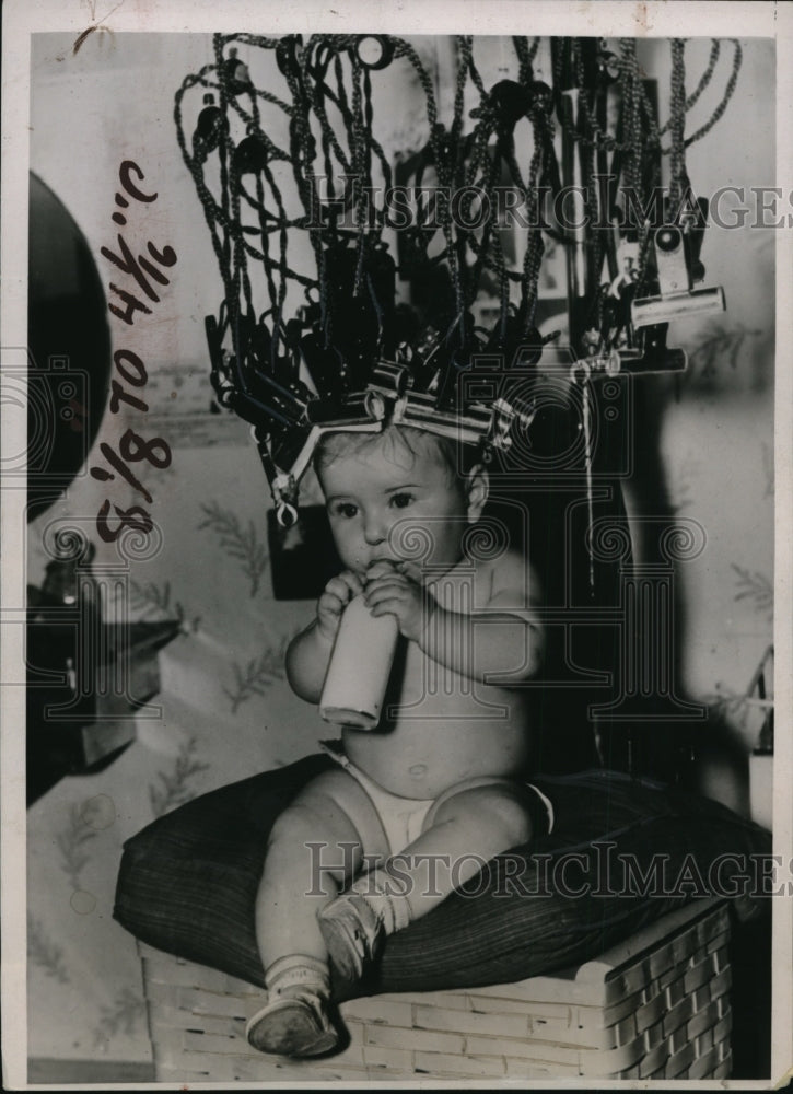 1937 Press Photo Barbara Ann Bullard Age 6 Months Getting Hair Permed - Historic Images