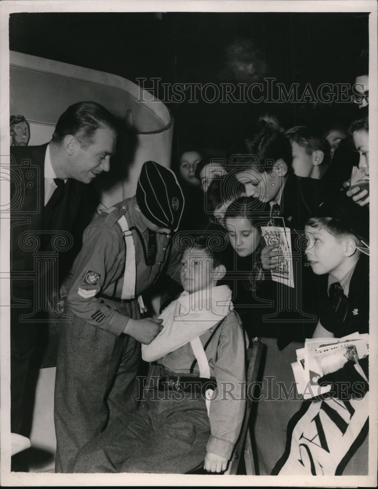1950 Press Photo Actor Douglas Fairbanks Jr in London - ney10354 - Historic Images