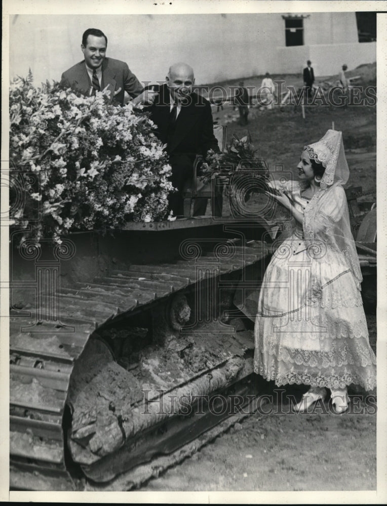 1935 Gov. Frank Merriam Driving A Flowered Decorated Tractor - Historic Images