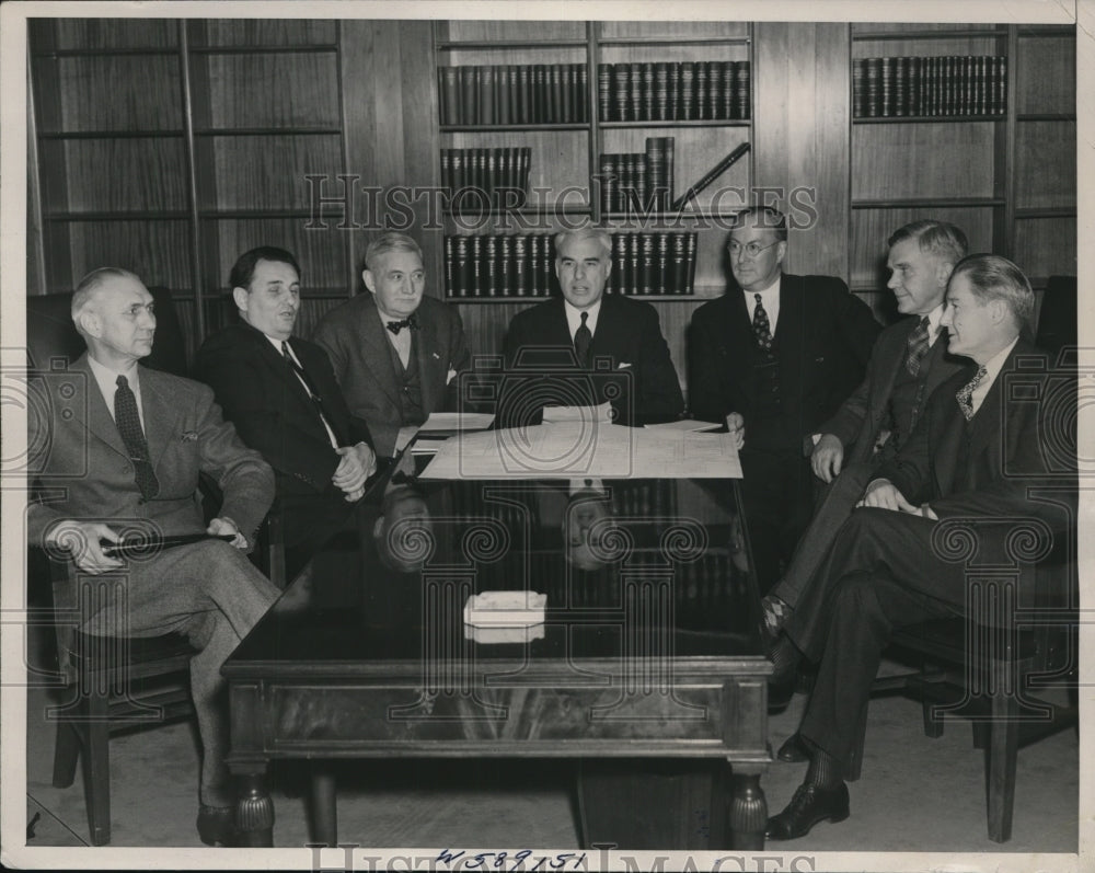 1941 Press Photo New Priorities Board held its first meeting at Washington D.C. - Historic Images