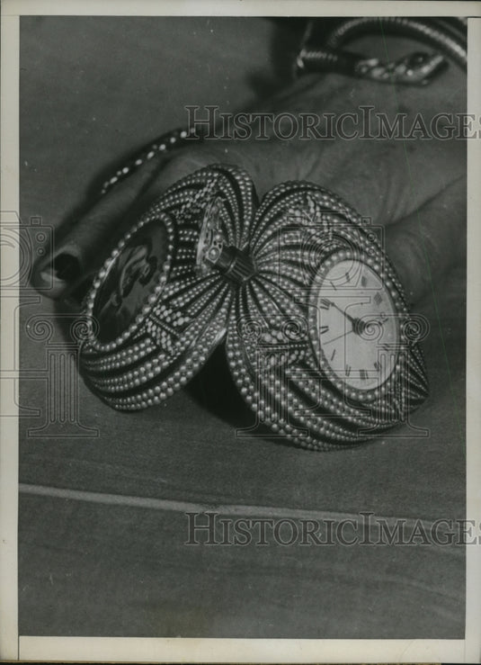 1934 Press Photo Antique Watch Was Placed On The Exhibit In New York - Historic Images