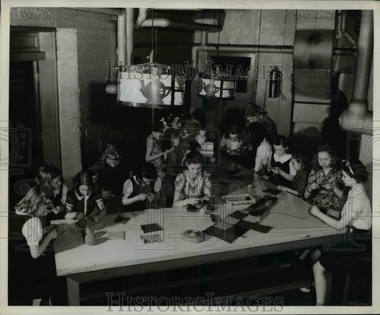 Press Photo Wool Donation Drive in Chicago - Historic Images