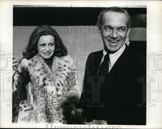 1973 Press Photo Comedian Jack Carter & Wife at "Kazablan" Movie Premiere - Historic Images