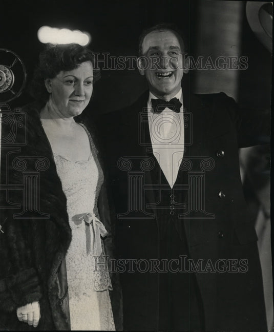 1932 Press Photo Actor Jimmy Durante & Wife at "The Wet Parade" Movie Premiere - Historic Images