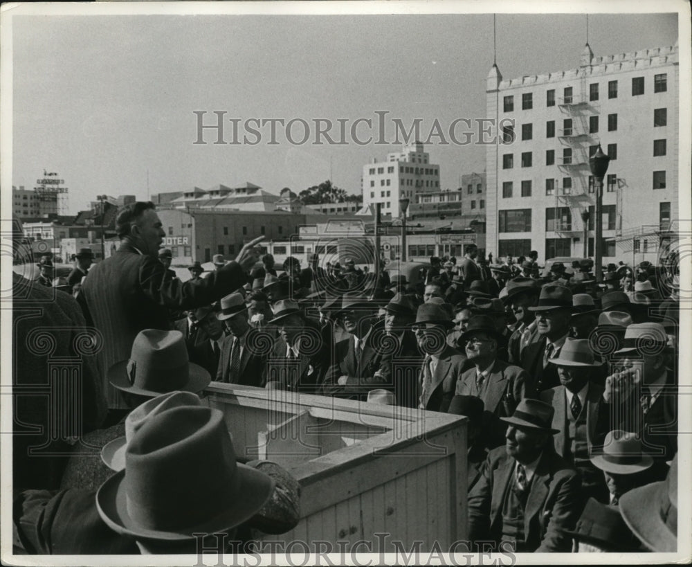 1941 Press Photo Spit &amp; Argue Club Long Beach California - Historic Images