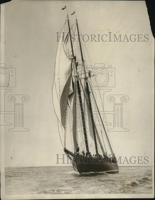 1929 Racing Yacht "Elsie" of F.C. Pearce  - Historic Images