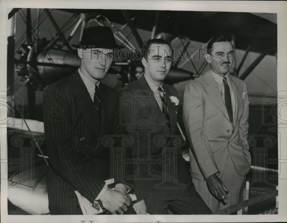 1937 Cuban Sugar King Julio Sanchez & Friends at Miami Airport - Historic Images