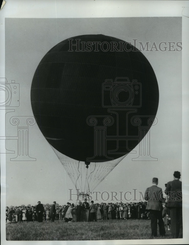 1950 Press Photo Royal Aeronautical Society Balloon, Maidenhead, England-Historic Images