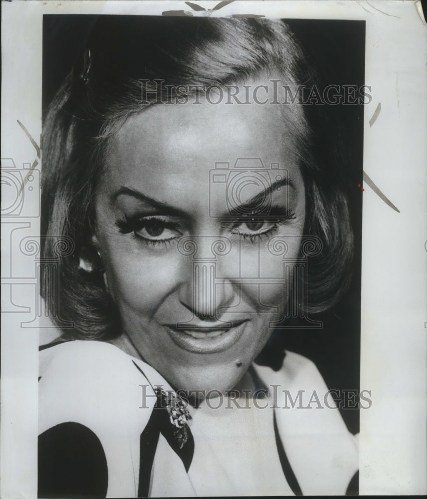 1974 Press Photo Actress Gloria Swanson - ney23342- Historic Images