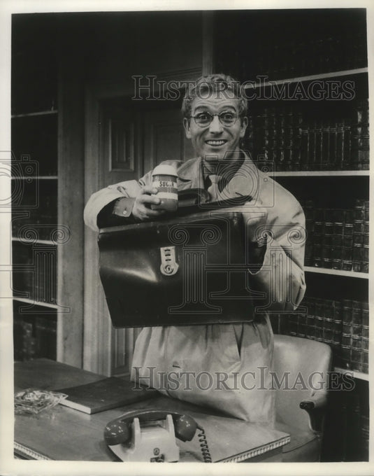 1965 Press Photo Actor Barry Foster in "The Private Ear and the Public Eye" Play - Historic Images