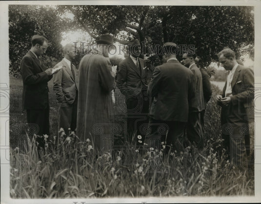 1937 Press Photo Asst Dist Atty Lindsay Henry Releasing Statement of Kidnapping - Historic Images