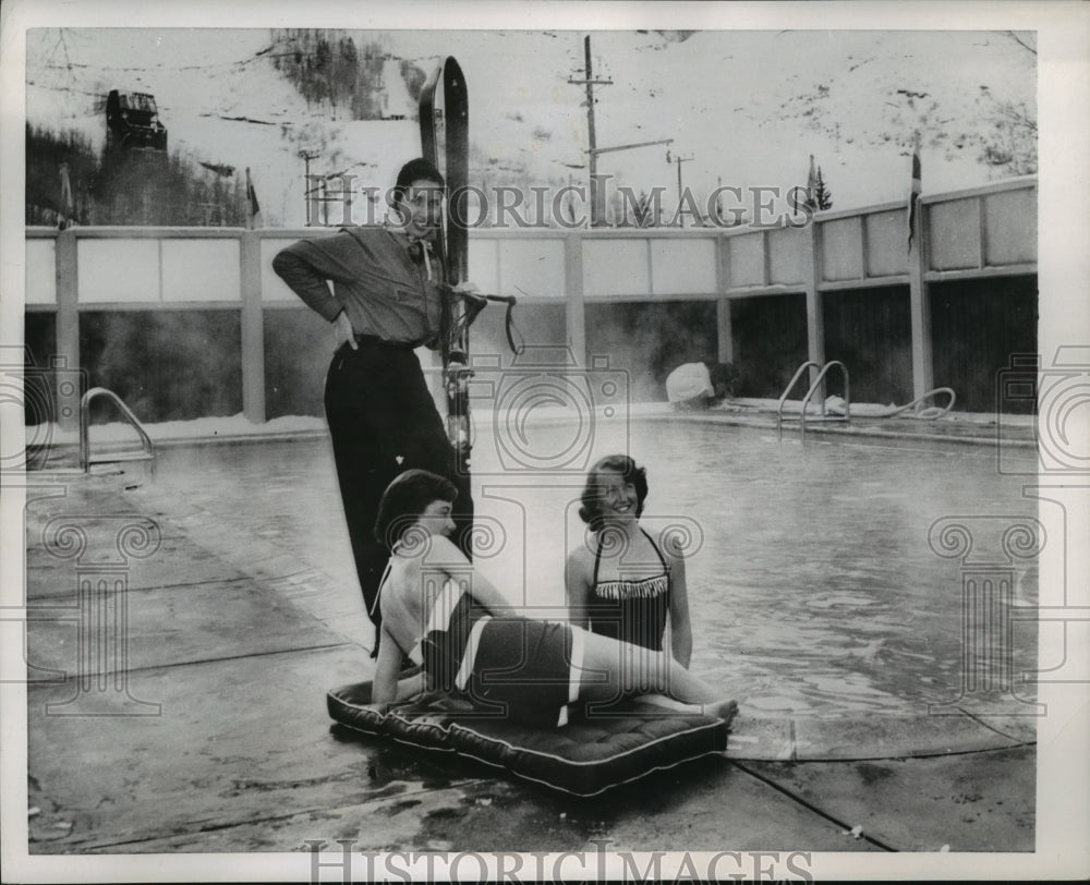 1954 Press Photo Helen Bode, Elliie Minns &amp; Barbara Parry in Aspen Colorado- Historic Images