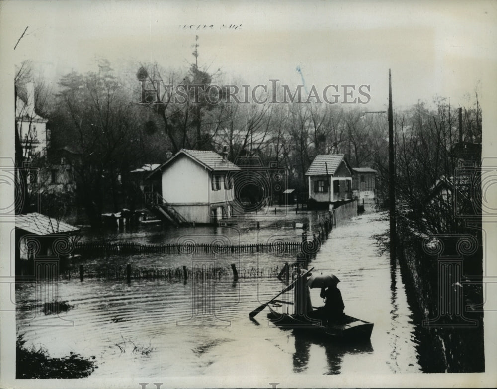 1935 Heavy Rains in Village of Villeneuve - Historic Images