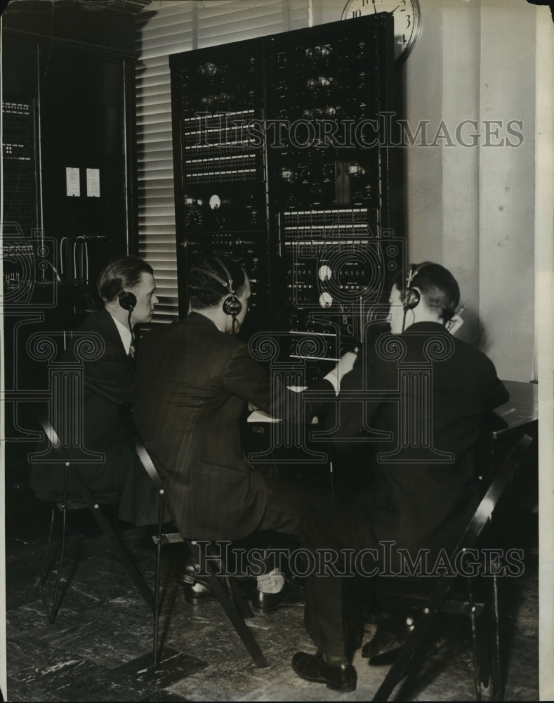 1932 Press Photo Control Panel at NBC George Milne Engineer, Ford Wankel Enginee - Historic Images