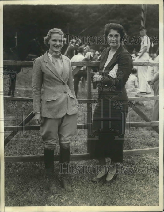 1934 Katherine Owen & Eugenia Davis as They Attend Horse Show - Historic Images