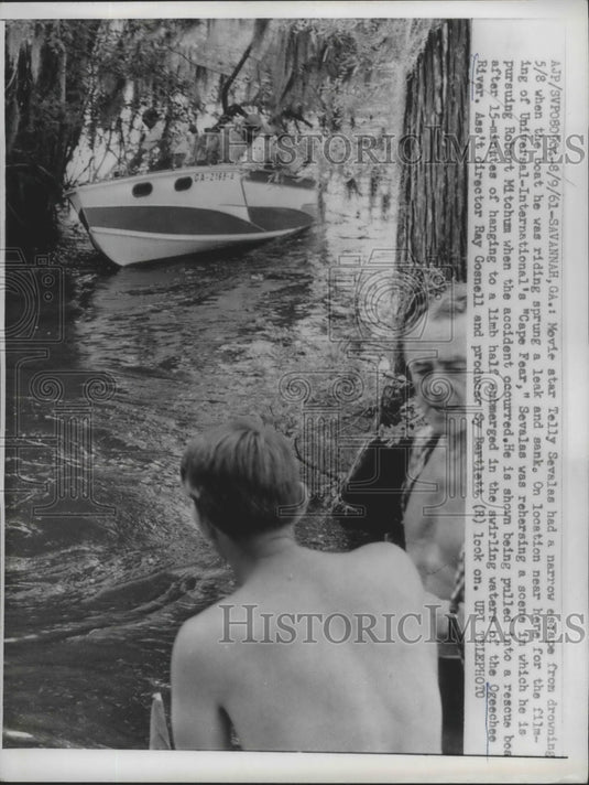 1961 Press Photo Telly Sevalas Had Narrow Escape From Drowning Boat Sprung Leak - Historic Images