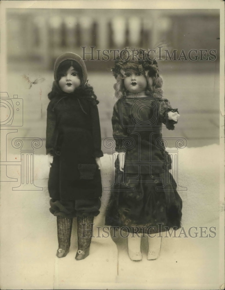1926 Press Photo Dressed Doll Work of Employees of Hotel Roosevelt for Poor Kids - Historic Images