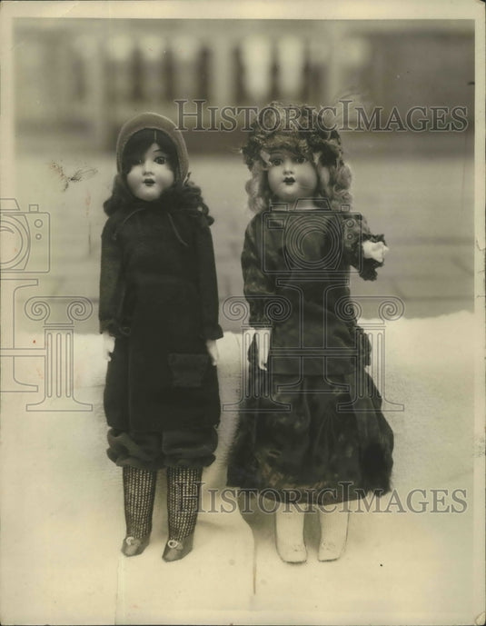 1926 Press Photo Dressed Doll Work of Employees of Hotel Roosevelt for Poor Kids - Historic Images