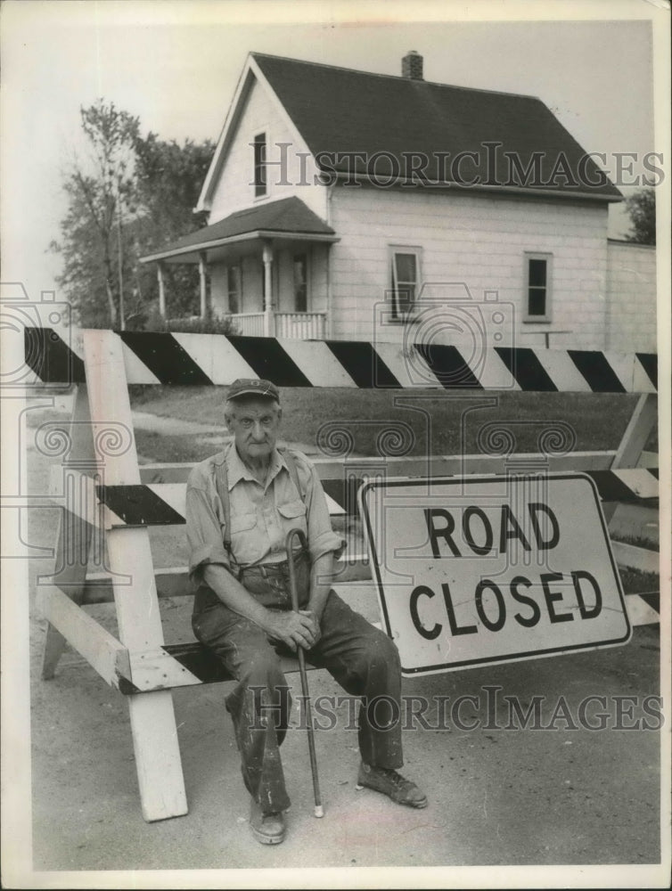 1966 Press Photo Louis Schreidt - Historic Images