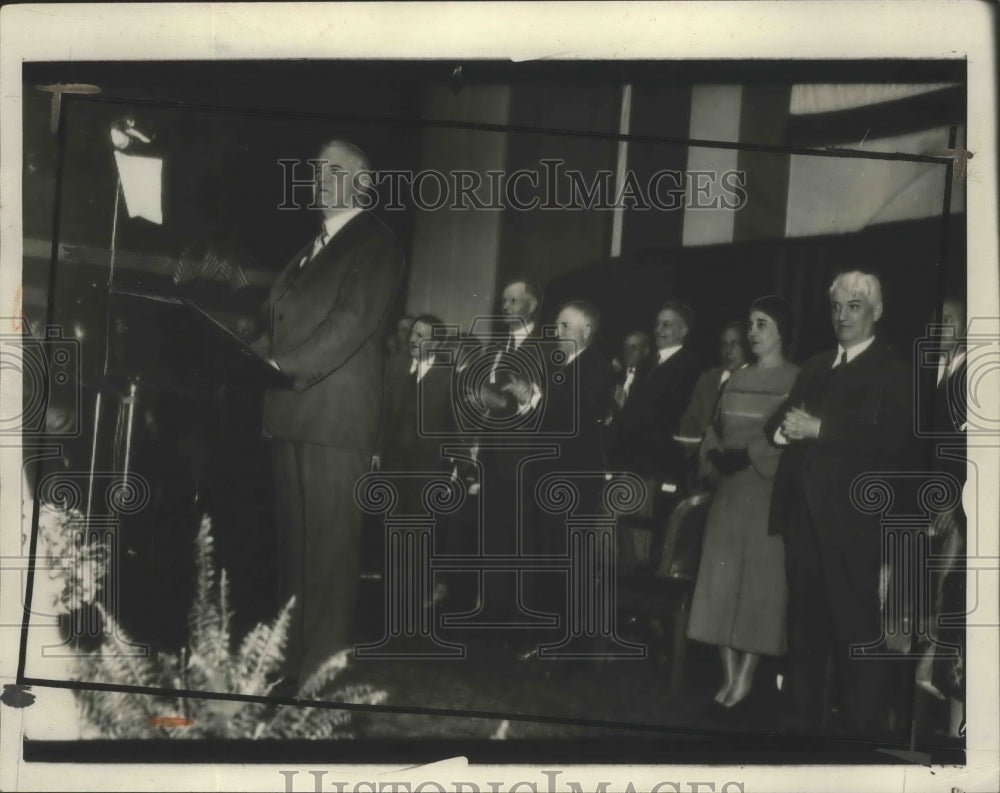 President Hoover Speaking at Des Moines Iowa  - Historic Images