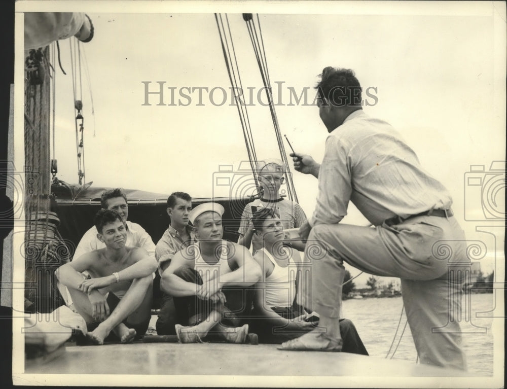 1938 Press Photo Sailing School Instructor William McDonnell on 70ft Schooner - Historic Images