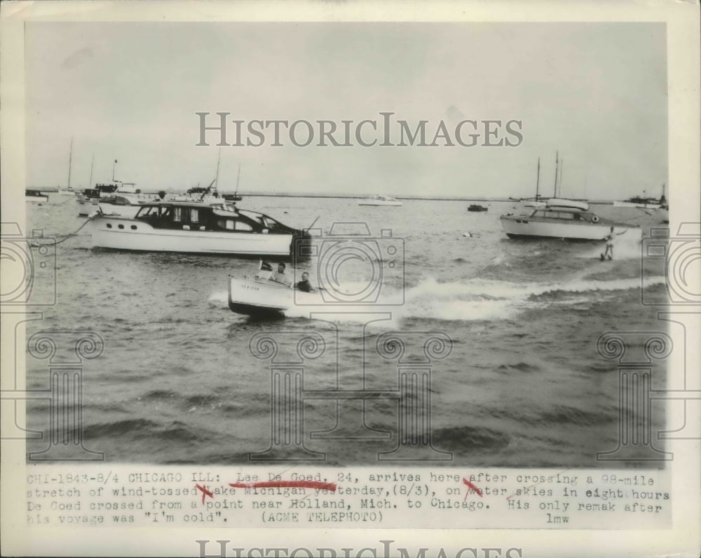 1948 Press Photo Lee De Goed Water Skis for 8 Hours on Lake Michigan - Historic Images