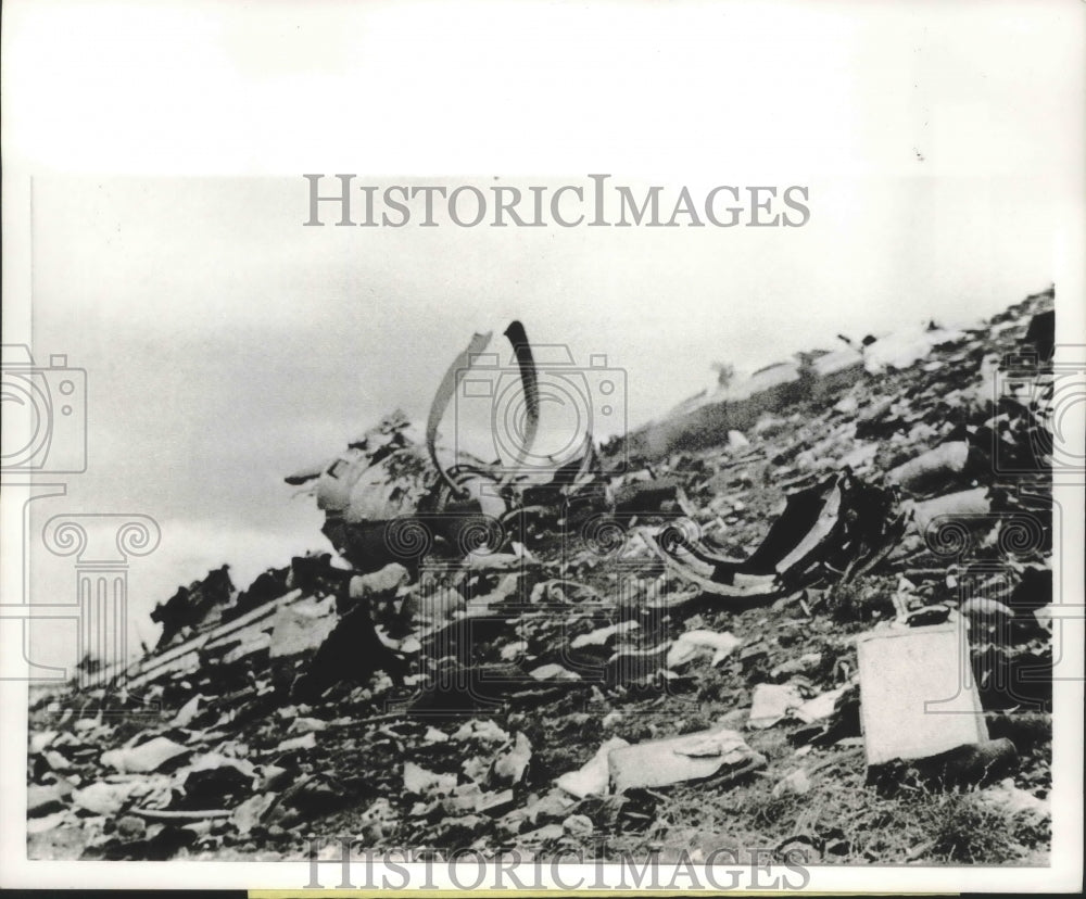 1967 Press Photo Engine &amp; Propeller of Britannia Plane That Crashed 126 Dead - Historic Images