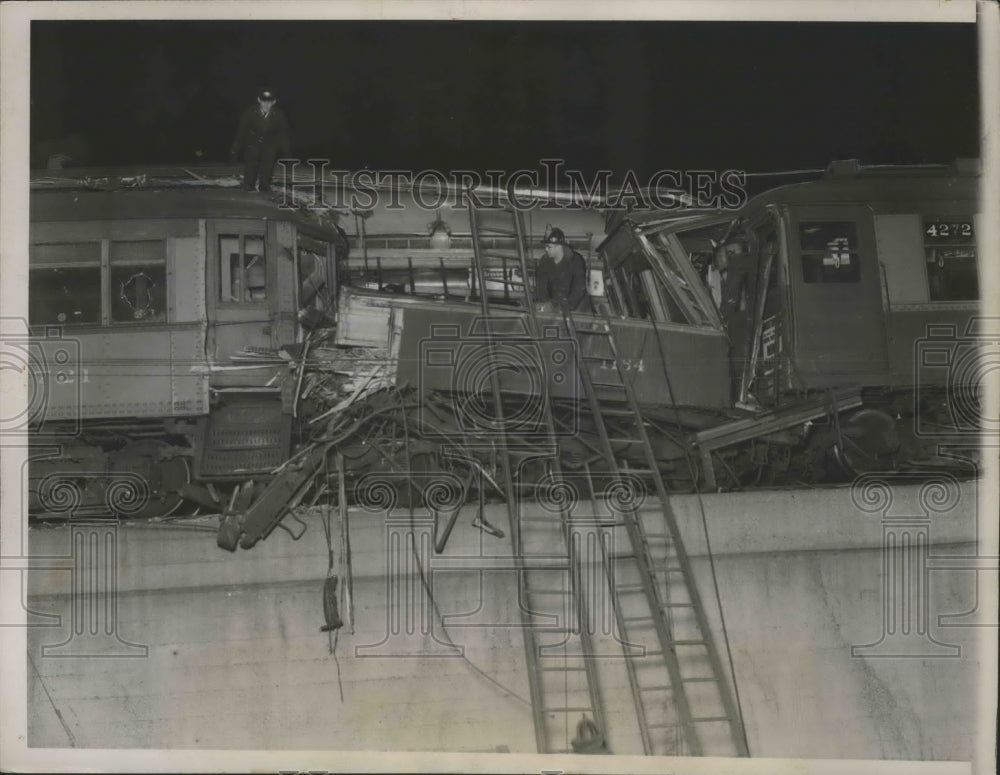 1936 5 Killed &amp; 65 Injured in L Train Crash in Chicago Illinois - Historic Images