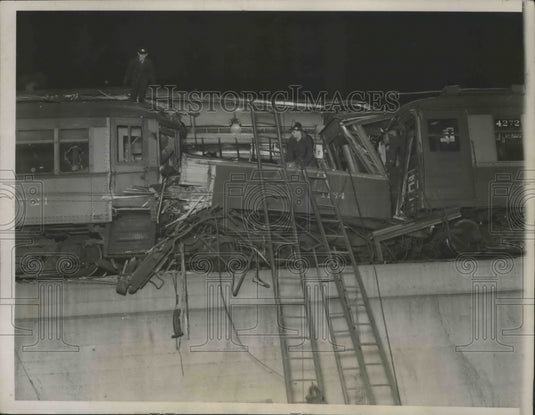 1936 5 Killed & 65 Injured in L Train Crash in Chicago Illinois - Historic Images