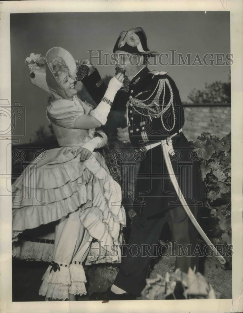 1948 Press Photo Police Captain of Montmartre France Sabiatini at Fall Festival-Historic Images