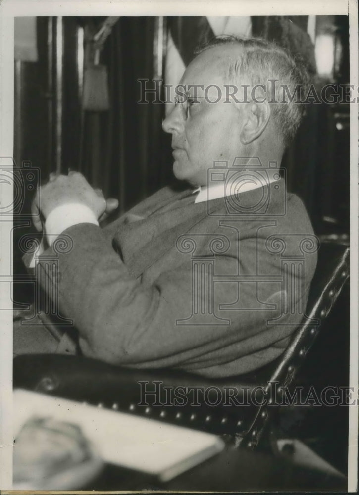 1936 Press Photo Governor Alf Landon of Kansas In His Office in Topeka - Historic Images