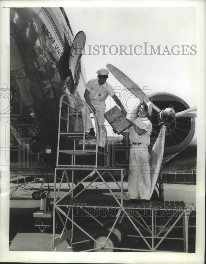 1942 Press Photo Shows Packages Being Loaded Limited to 40 Lbs Per Passenger - Historic Images