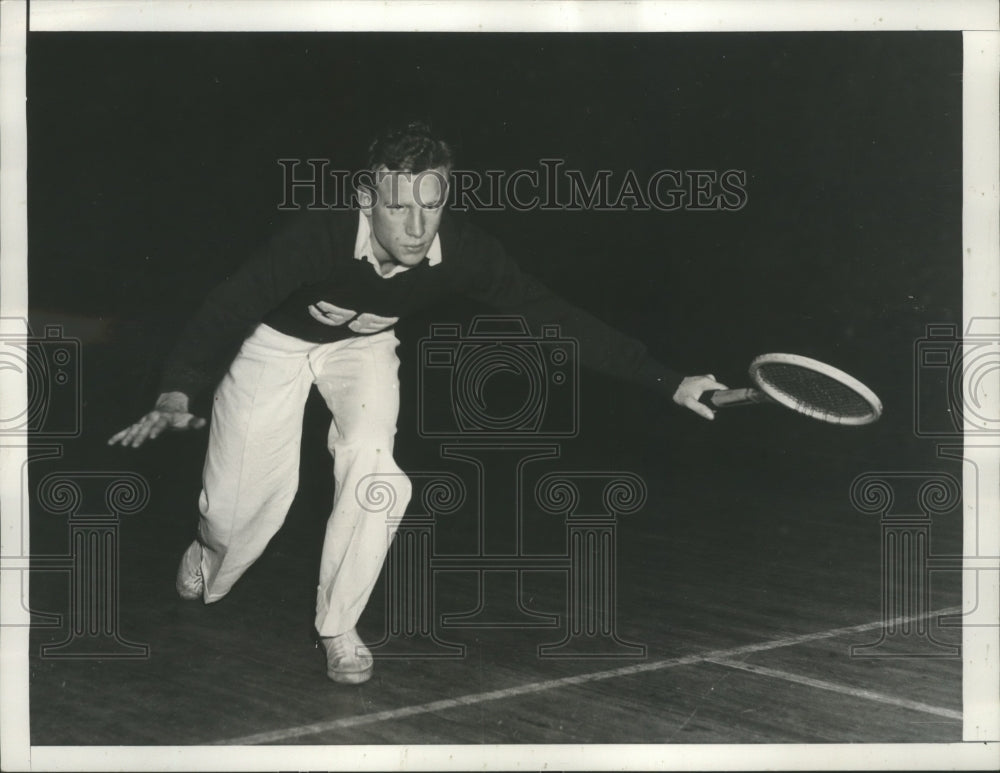 1935 Press Photo Donald Leavens Qualifies for Junior Tennis Finals - ney27059-Historic Images