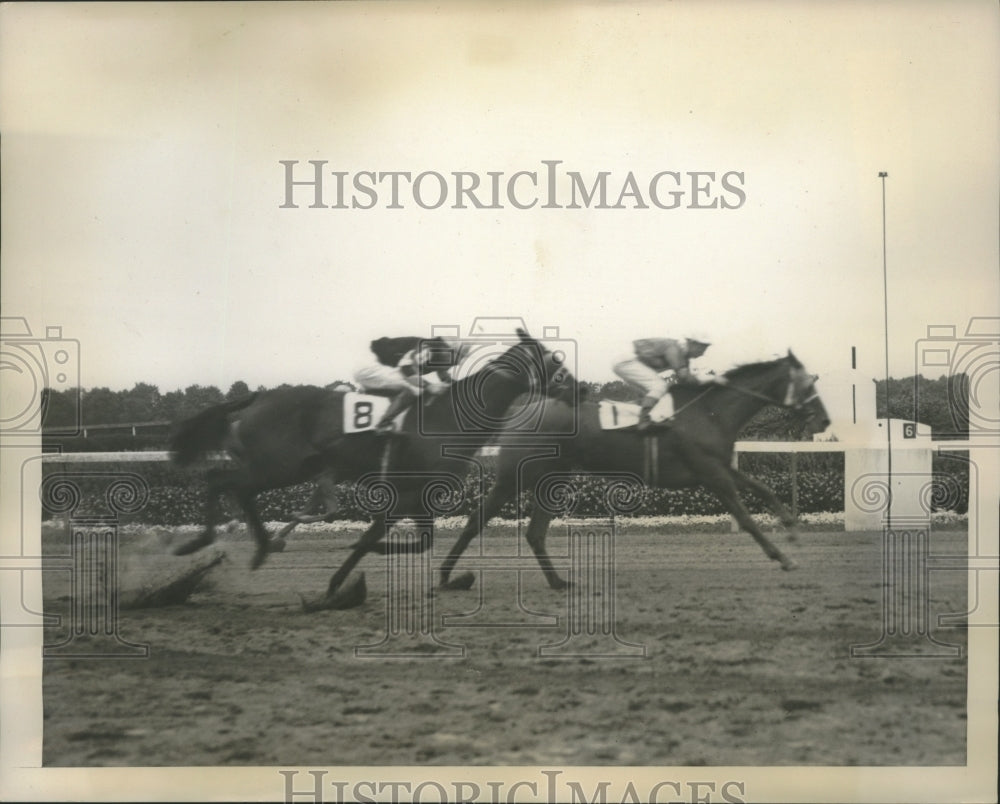 1940 Press Photo Finish of the 6th race at Belmont Race Track - ney27258-Historic Images